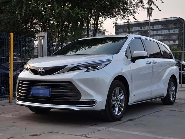 Toyota Sienna 2024
