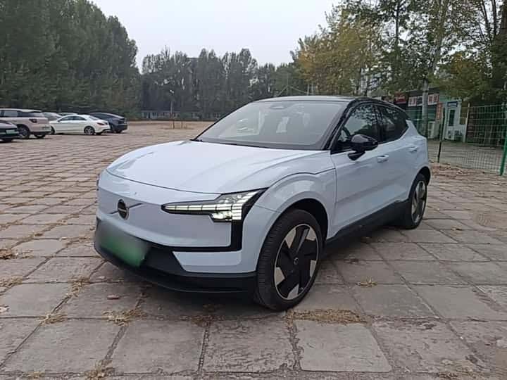Volvo EX30 2024