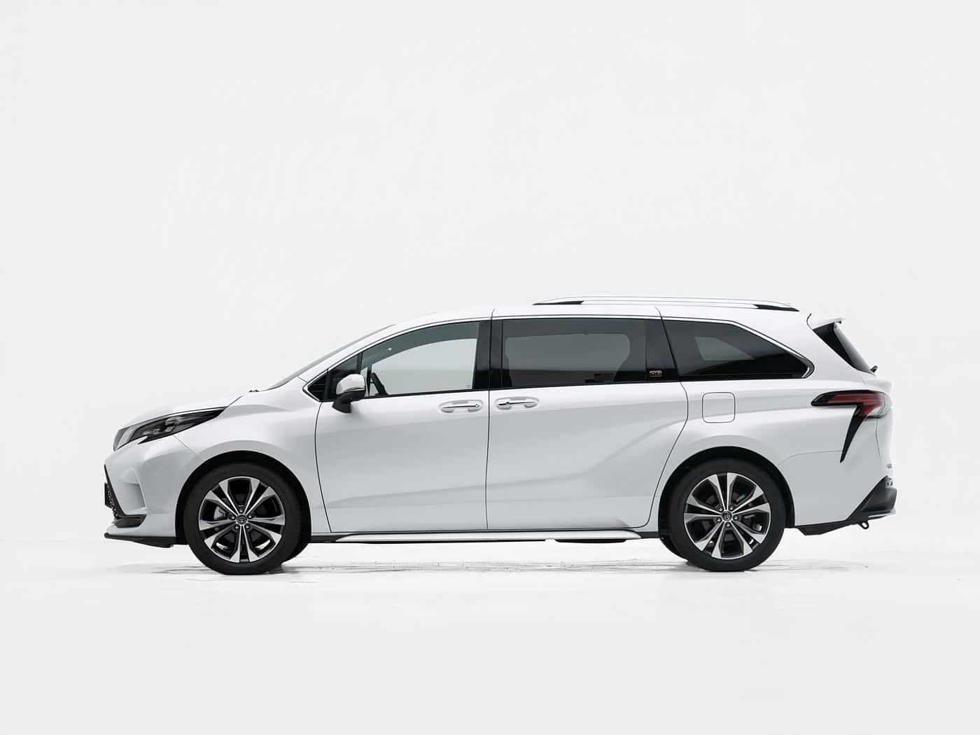 Toyota Grevia, фото 2
