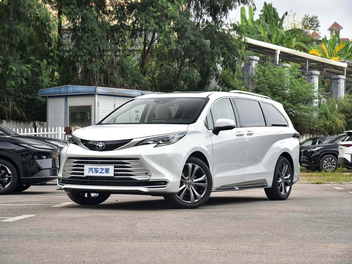 Toyota Sienna, фото 1