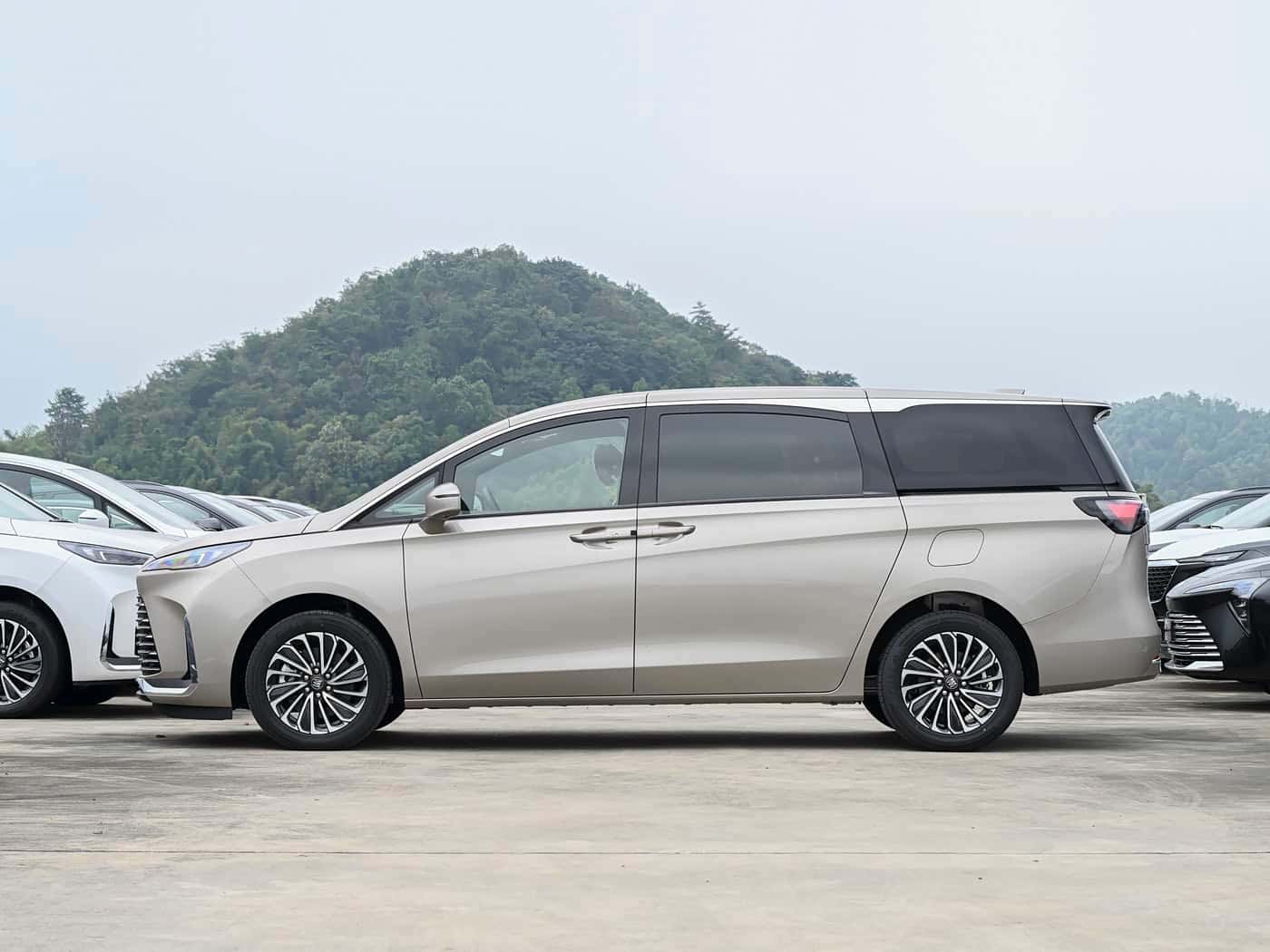 Buick GL8 Lu Shang, фото 2