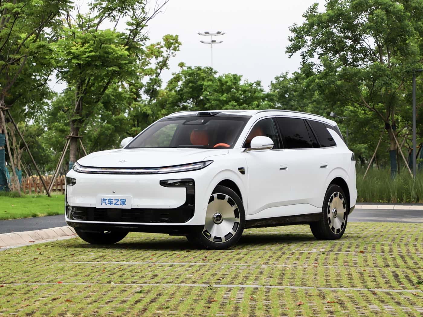 Dongfeng eπ M8, фото 1