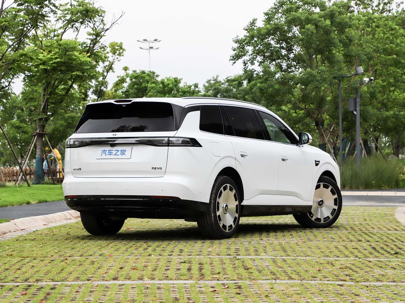 Dongfeng eπ M8, фото 3