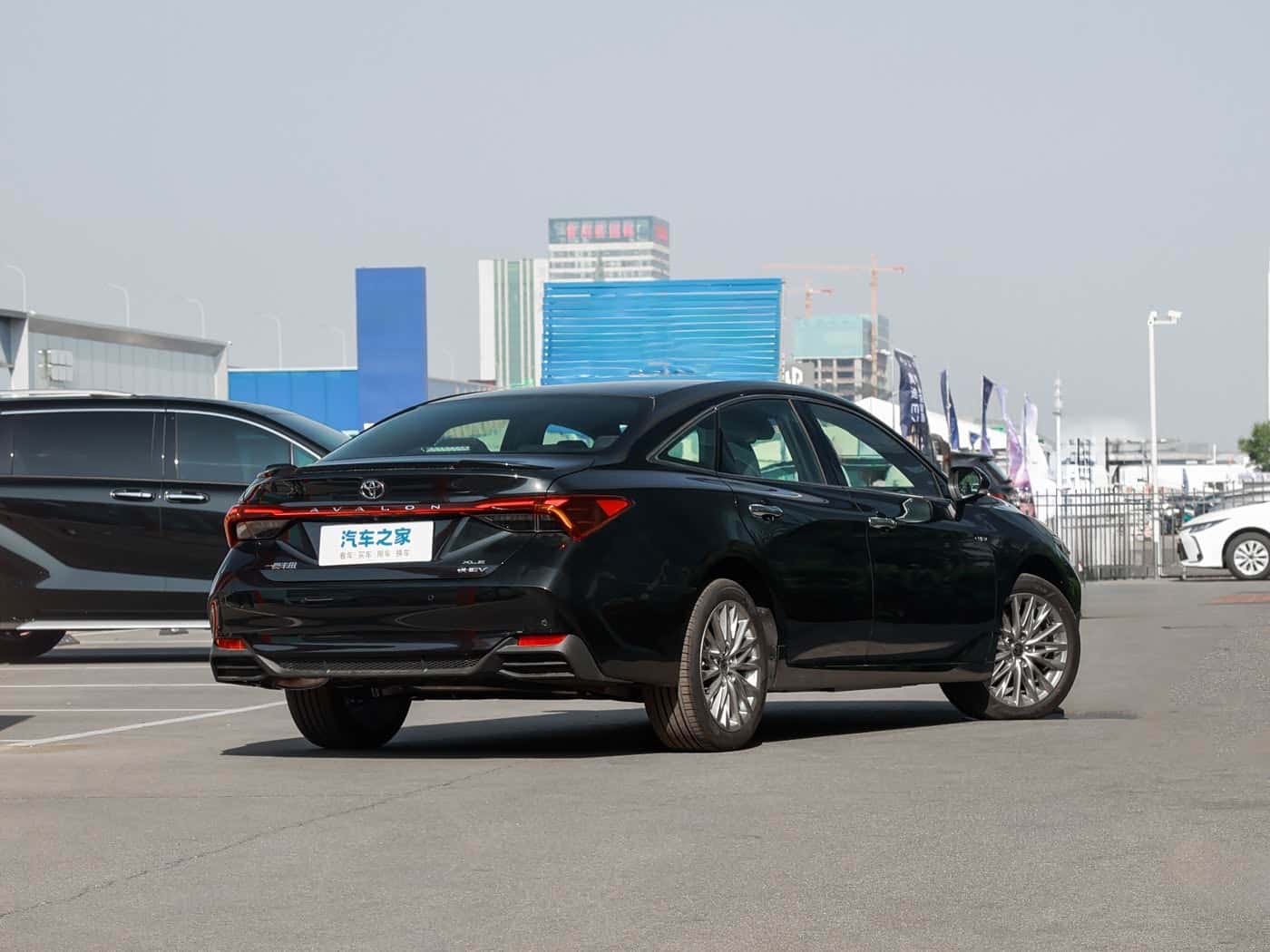 Toyota Avalon, фото 3