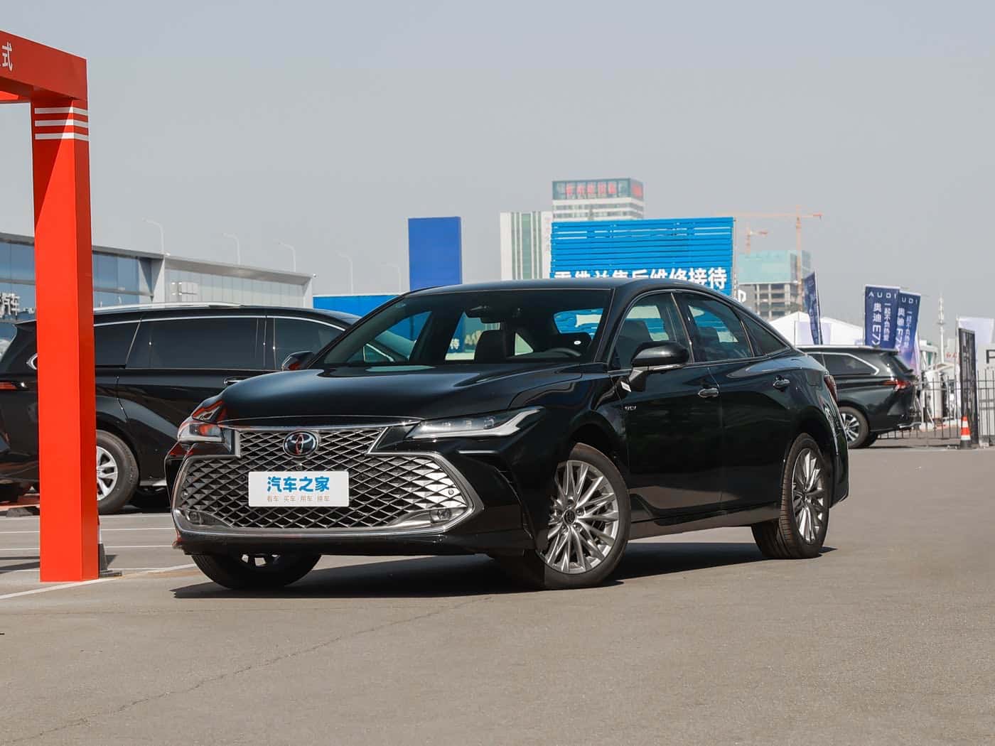 Toyota Avalon, фото 1