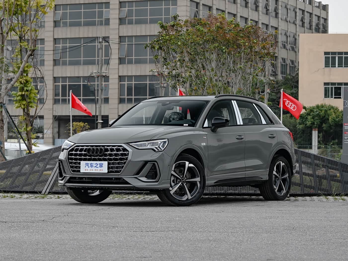 AUDI Q3, фото 1