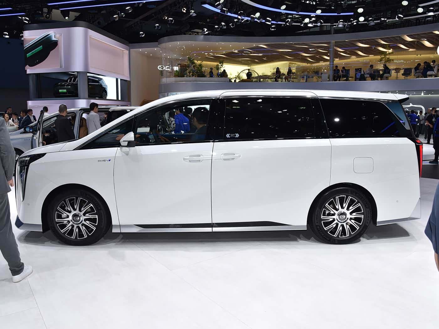 GAC E9 PHEV, фото 2