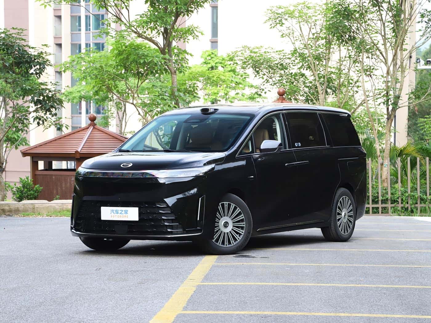 GAC E8 PHEV, фото 1
